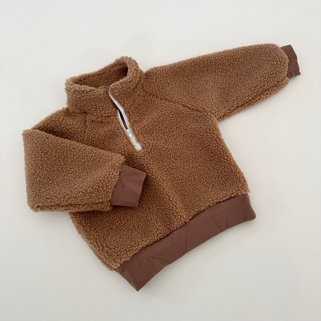 Sherpa Pullover in Brown